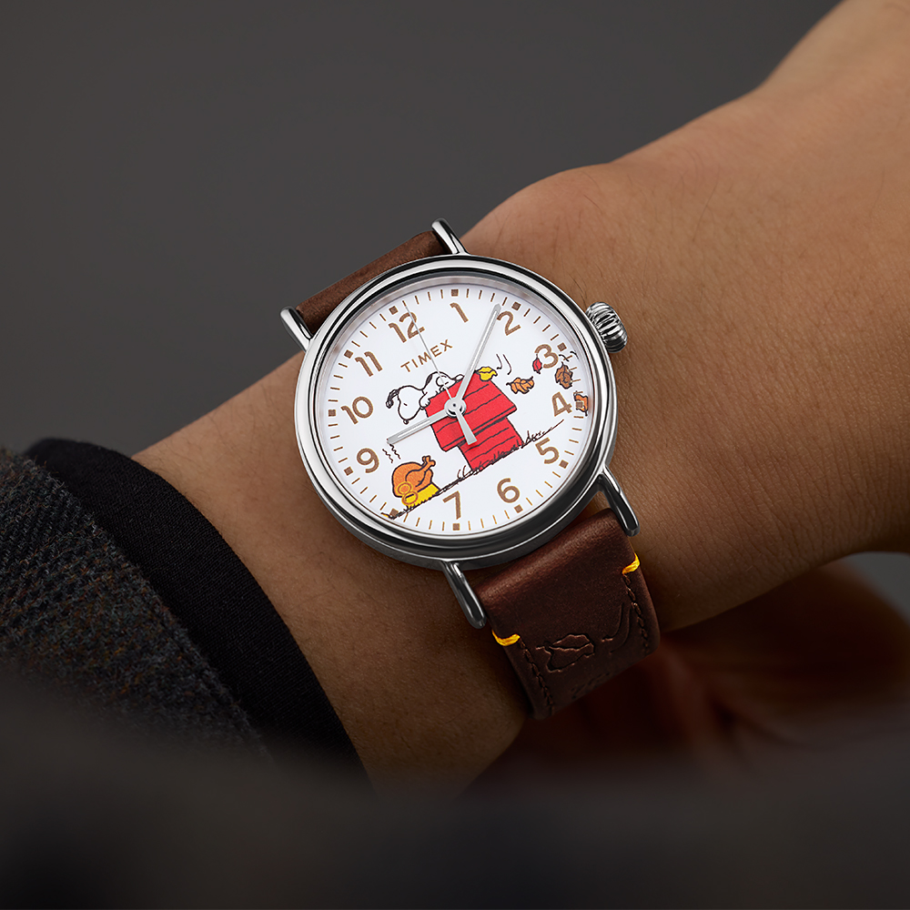 타이맥스 스탠다드 피너츠 스누피 가을용 브라운 가죽시계 40mm TW2W44300 - 상세 이미지 2