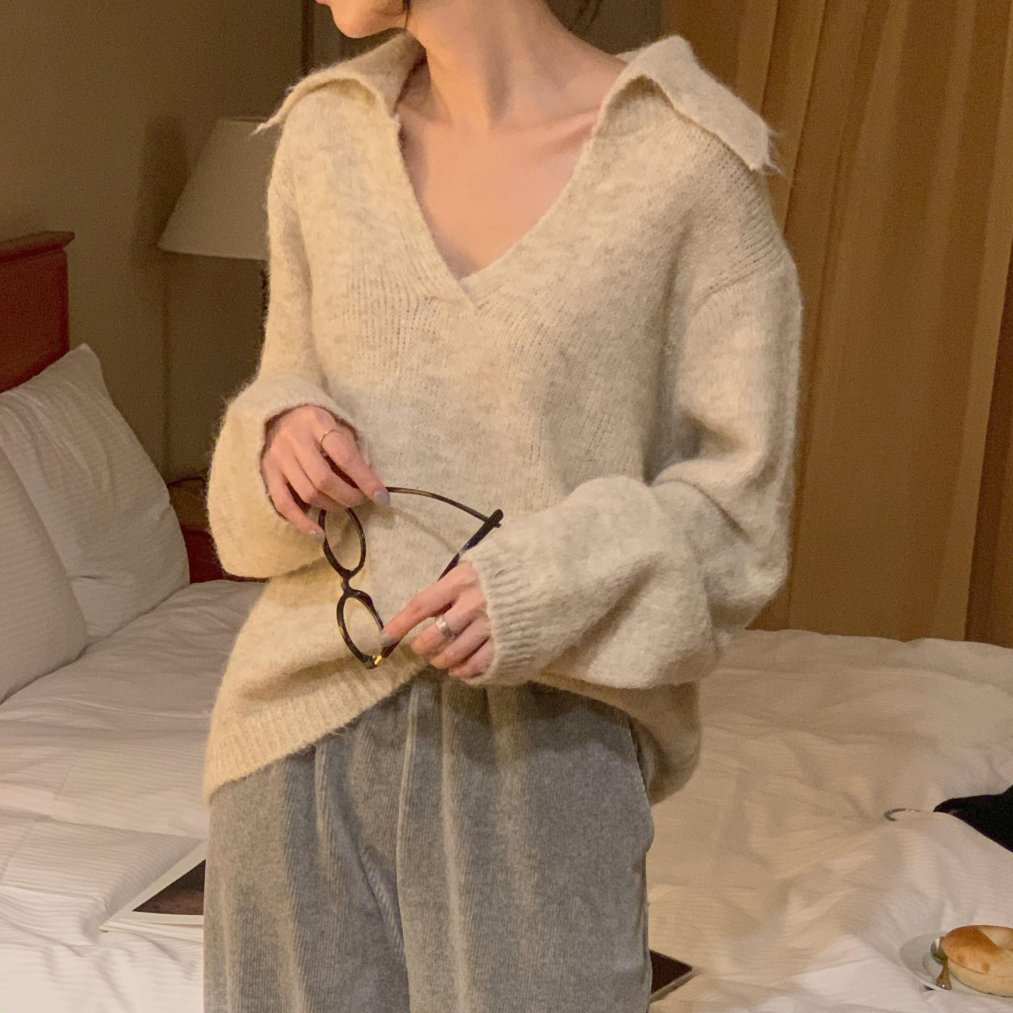 지뉴 심플카라 소프트 브이넥 니트 | 부드러운 루즈핏 가을 겨울 V넥 카라 간절기 모던