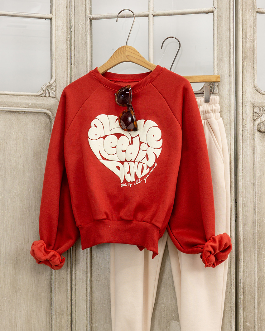 올하트 반크롭 루즈핏 기모 겨울 맨투맨 - 상품 이미지