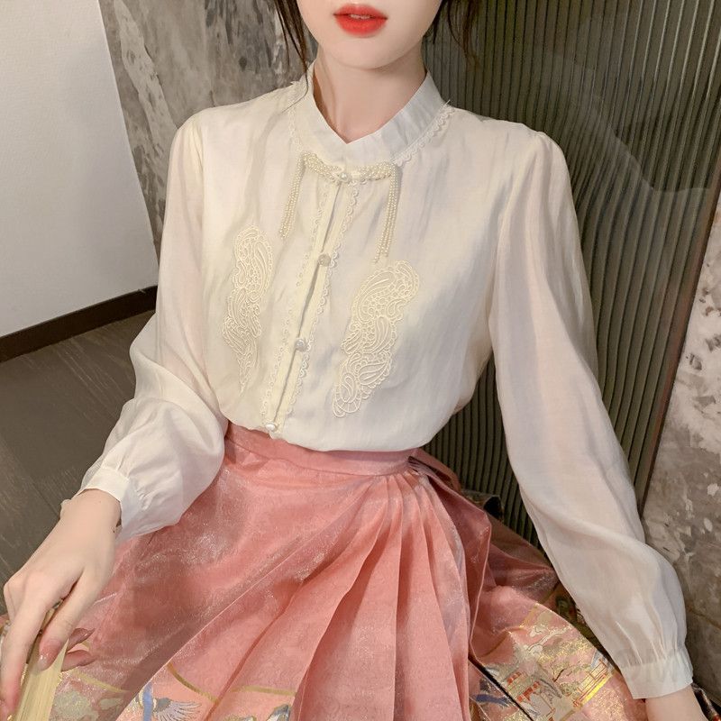 가을 여성 블라우스 스탠드 칼라 진주 태슬 포인트 자수 장식 셔츠 스타일 루즈핏 올매치 데일리 캐주얼 소형 자켓 레이어드 가능 - 상세 이미지 3