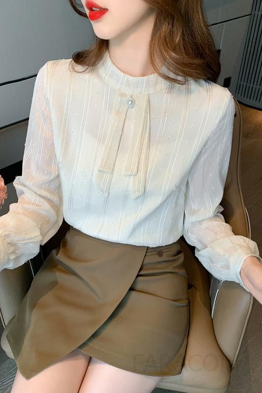여성 가을 스탠드 칼라 리본 진주 단추 쉬폰 블라우스 우아한 디자인 편안한 착용감 하객룩 데일리룩 활용도 높은 긴팔 셔츠 이미지 6