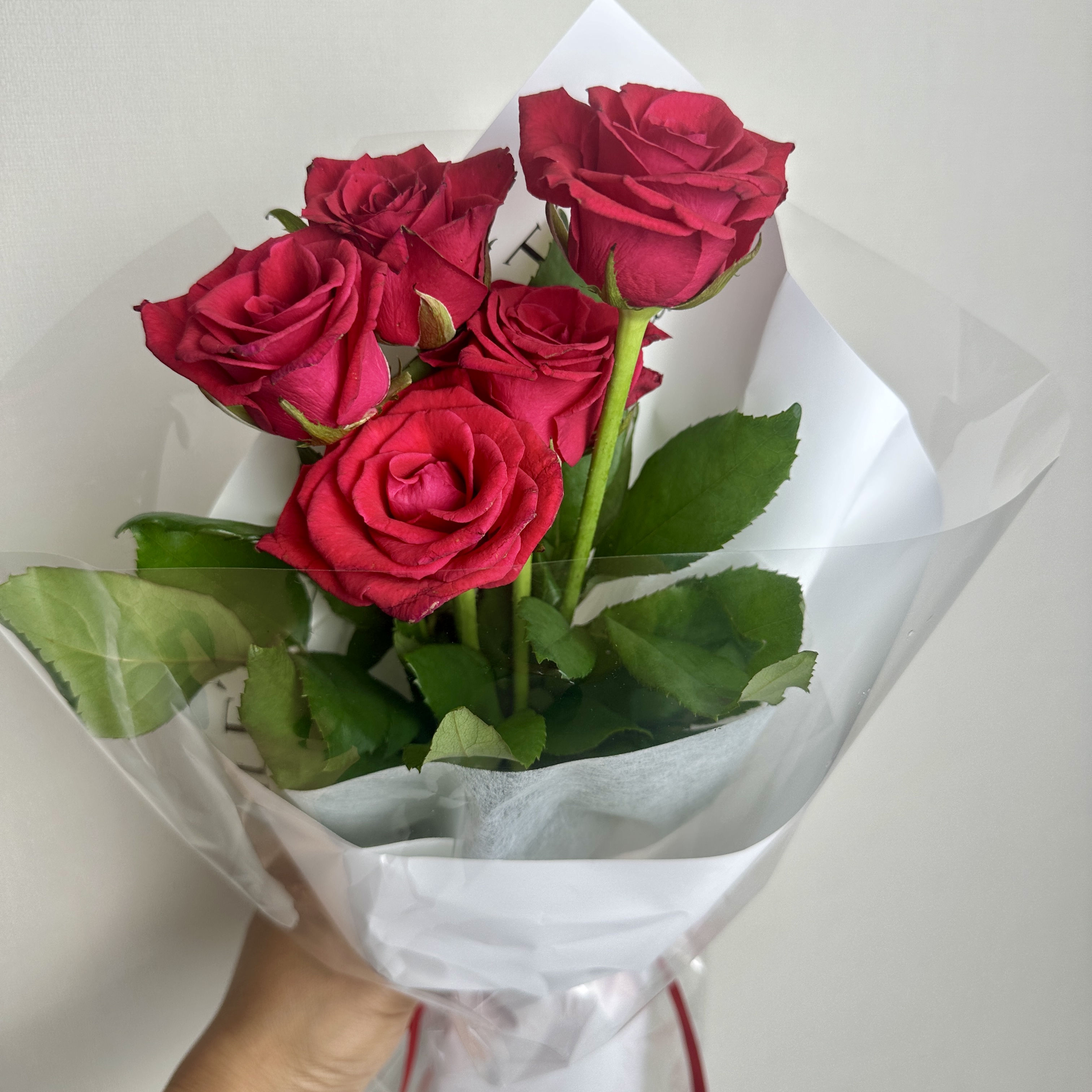희록플라워 장미 꽃다발 생화 생일 꽃 작은꽃다발 기념일 이벤트 선물 꽃배달 생화택배 - 메인 이미지