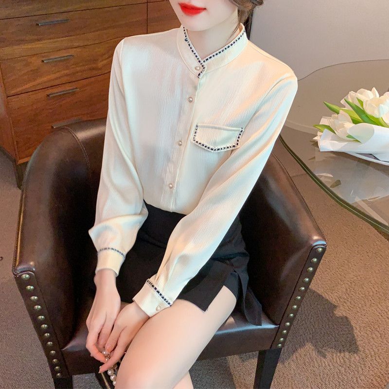 여성용 스탠드 칼라 새틴 쉬폰 블라우스 가을 긴팔 스타일리시 노화 방지 패션 데일리룩 캐주얼룩 모던한 디자인 - 상품 이미지