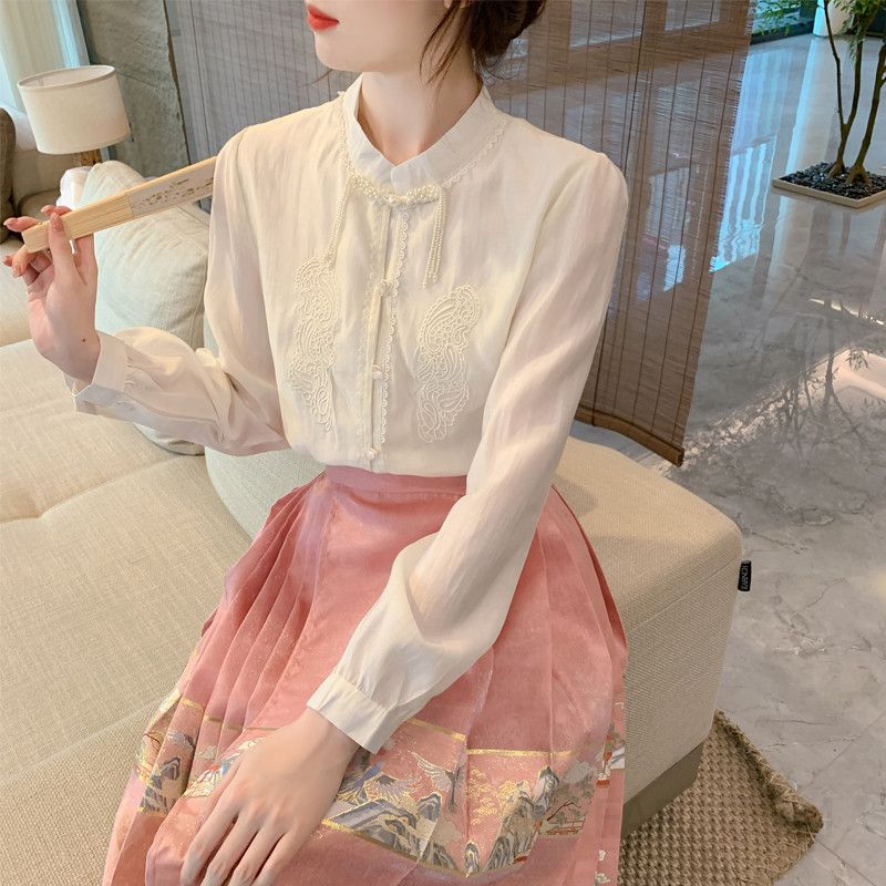 가을 여성 블라우스 스탠드 칼라 진주 태슬 포인트 자수 장식 셔츠 스타일 루즈핏 올매치 데일리 캐주얼 소형 자켓 레이어드 가능 - 상세 이미지 4