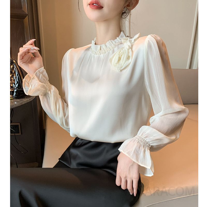 여성 가을 쉬폰 새틴 블라우스 입체 꽃 레이스 디테일 루즈핏 긴팔 라운드넥 스타일리시한 데일리룩 모던한 고급스러움 - 상세 이미지 5