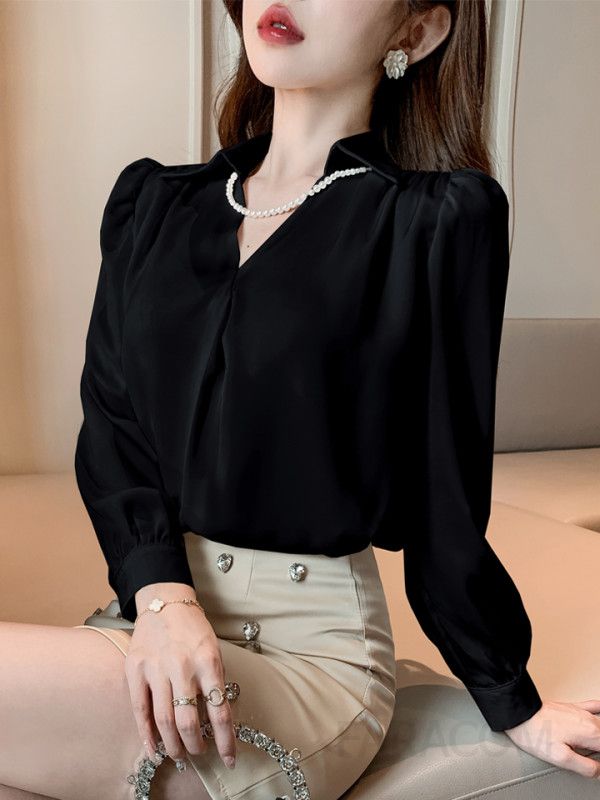 여성 새틴 드레이프 블라우스 고급스러운 라운드넥 루즈핏 진주 체인 포인트 봄 가을 착용감 우아한 스타일 데일리룩 하객 패션 - 상세 이미지 3