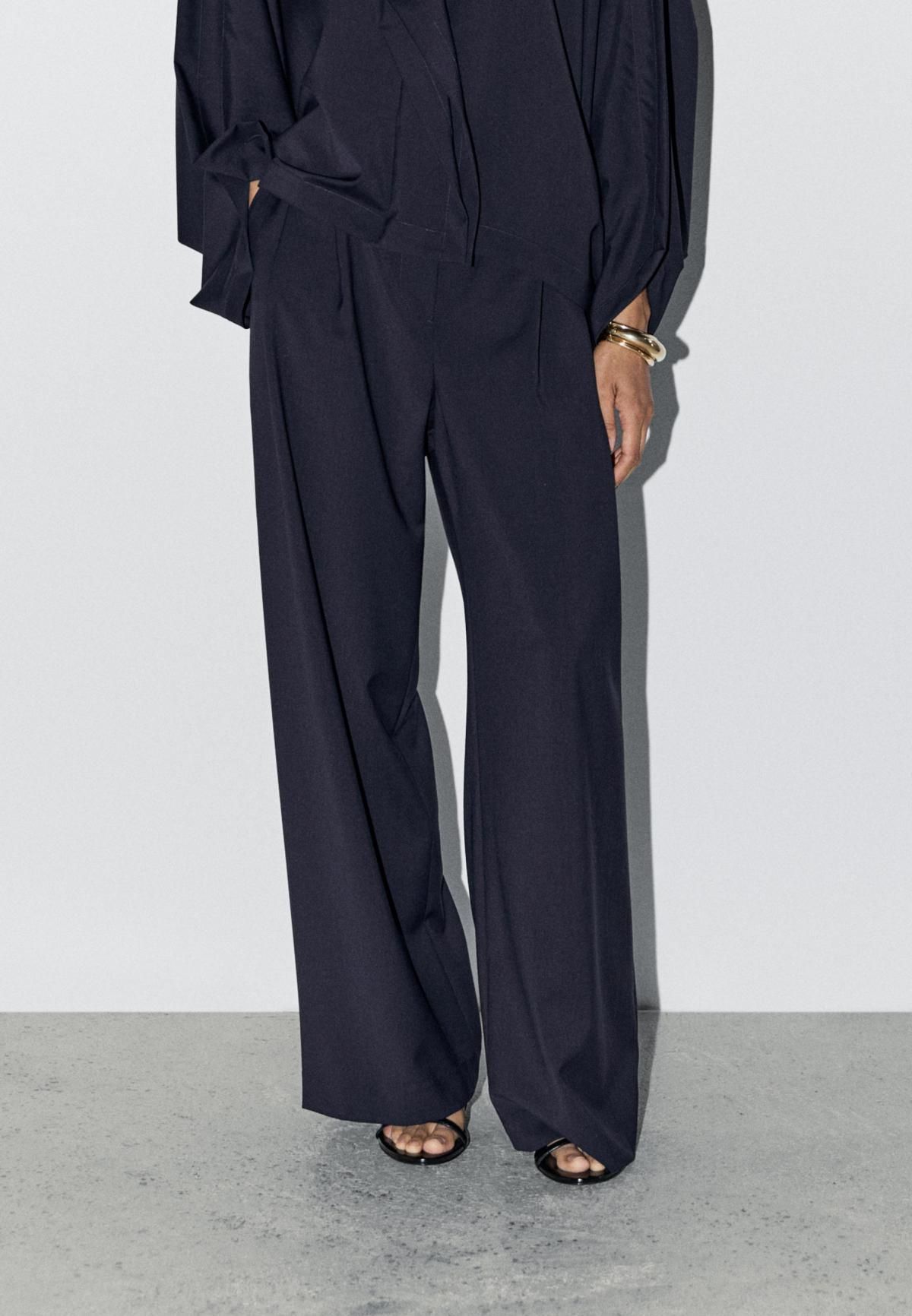 마시모두띠 100 울 와이드 더블 다트 팬츠 9000/951 NAVY BLUE - 메인 이미지
