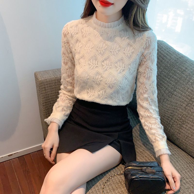 레이스 라운드넥 루즈핏 블라우스 여성 가을 데일리 스타일 쉬폰 소재 시스루 느낌의 핀턱 디테일 고급스러운 하객룩 - 상품 이미지
