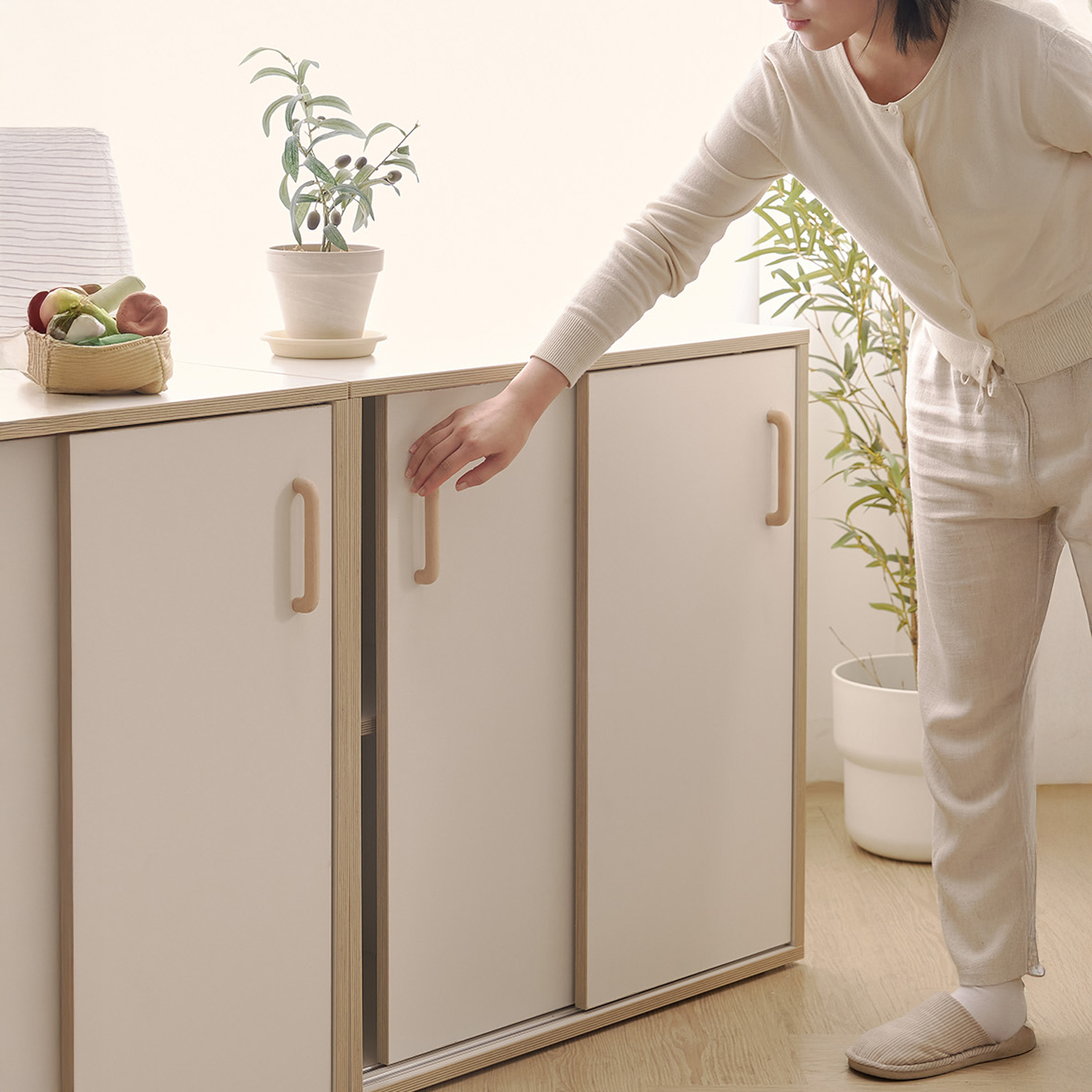 슬라이딩 수납장 원목 수납장 베란다 맘마존 800x400x800mm, 2단, 크림화이트
