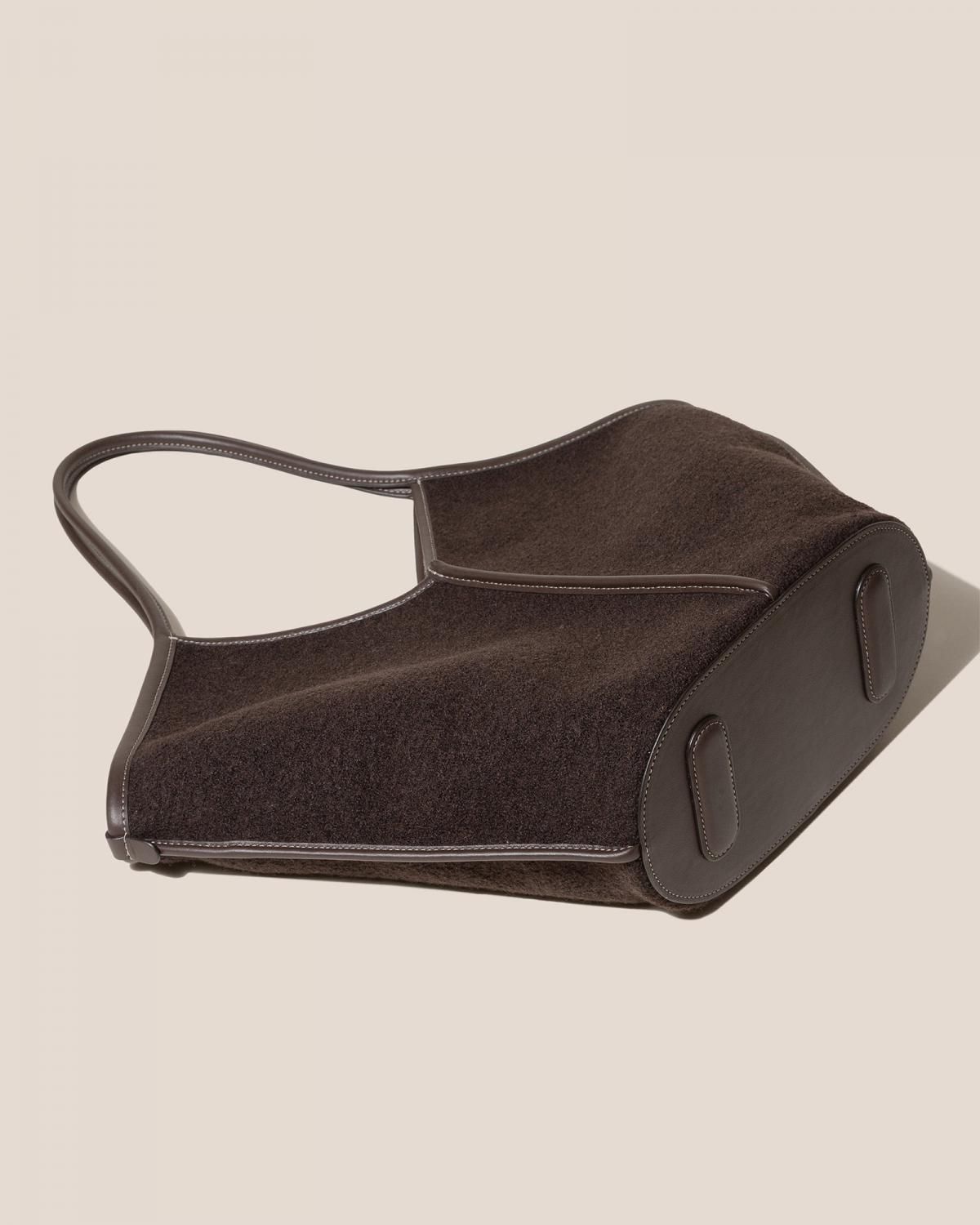 헤레우 칼렐라 울 가죽 트리밍 토트백 14879691440460 DARK BROWN - 상세 이미지 4
