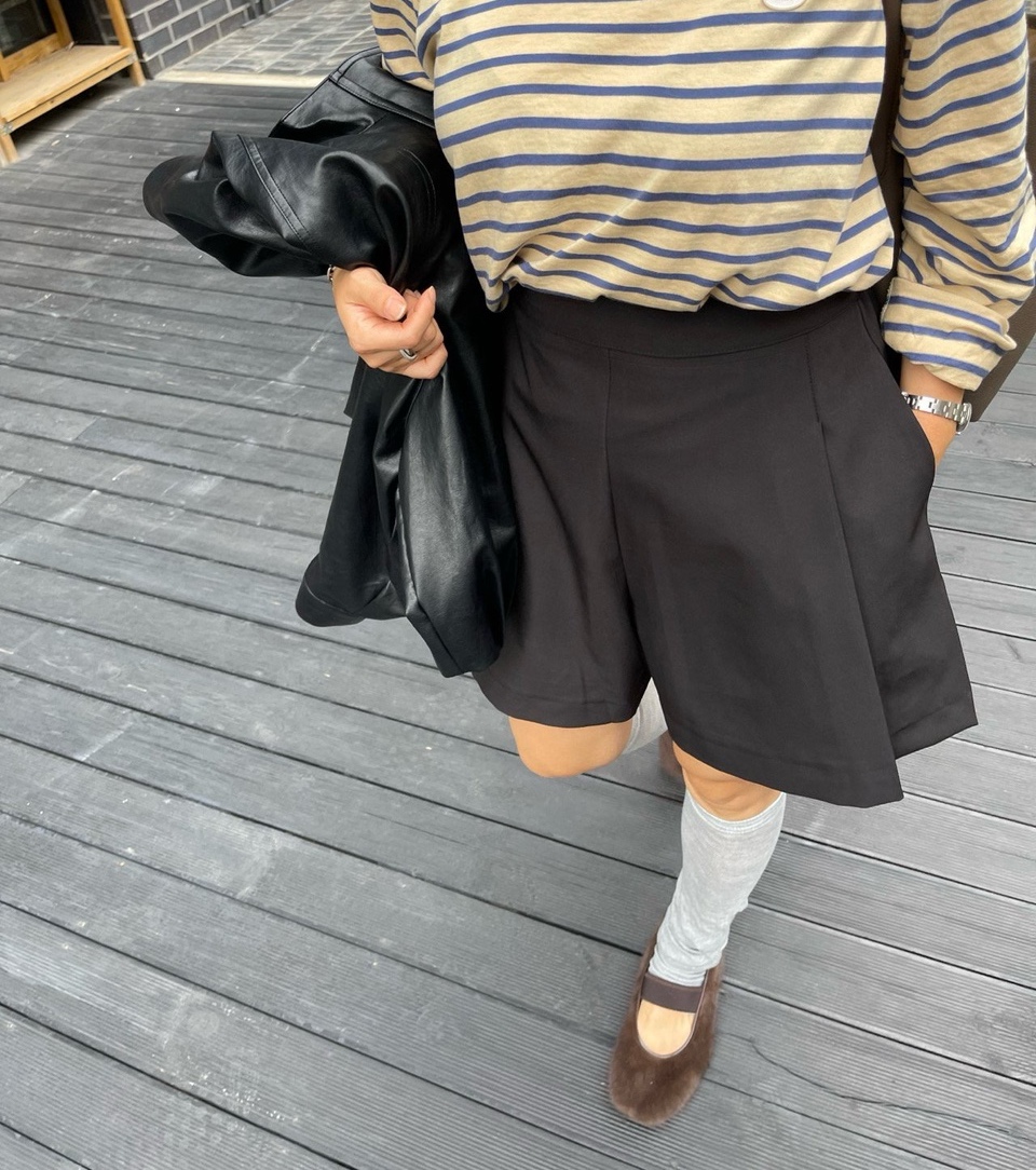 편안한데예쁨 가을 핀턱 A라인 뒷밴딩 숏팬츠 치마바지