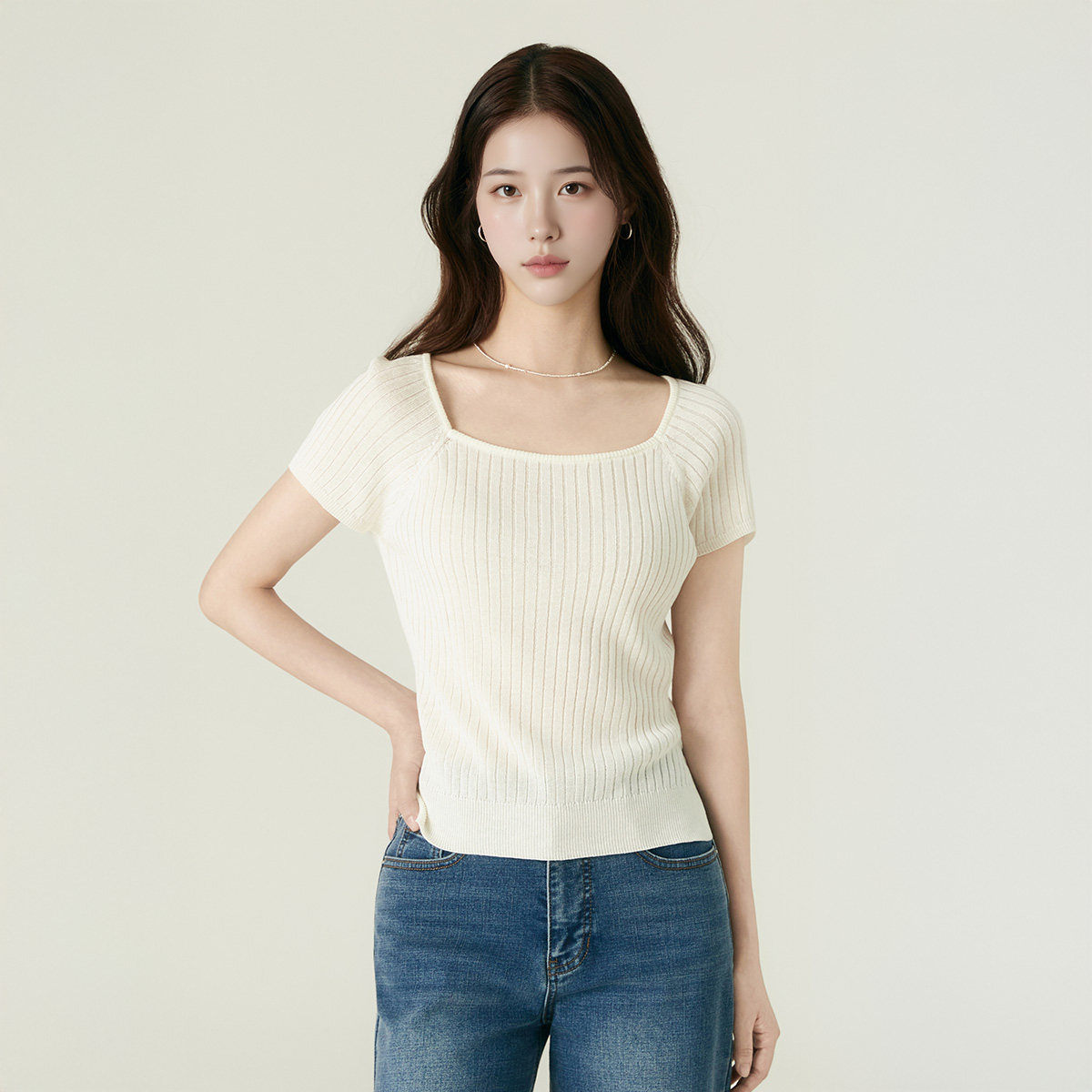 로엠 스퀘어넥 스트랩 스웨터 RMKAF38RT1 - 메인 이미지