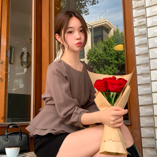 리본 스트랩 페플럼 7부 블라우스 bs8421 - 상품 이미지