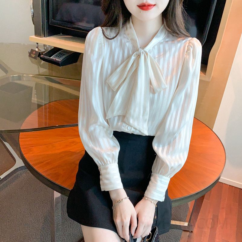 여성 스트라이프 쉬폰 셔츠 봄 가을용 긴팔 리본 디테일 캐주얼 스타일 데일리룩 면접블라우스 활용 가능 편안한 착용감 - 상세 이미지 3
