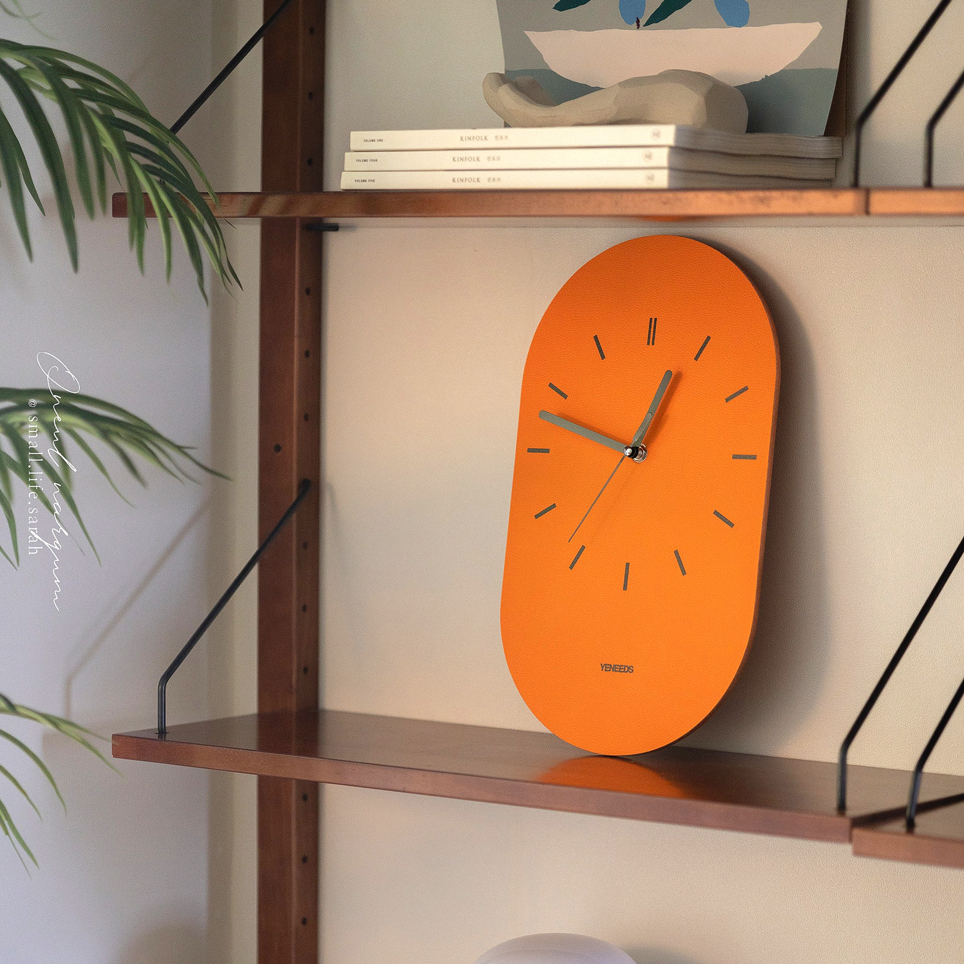 예니즈 벽걸이 시계 가죽 무소음 거실 사무실 인테리어 무타공 벽시계