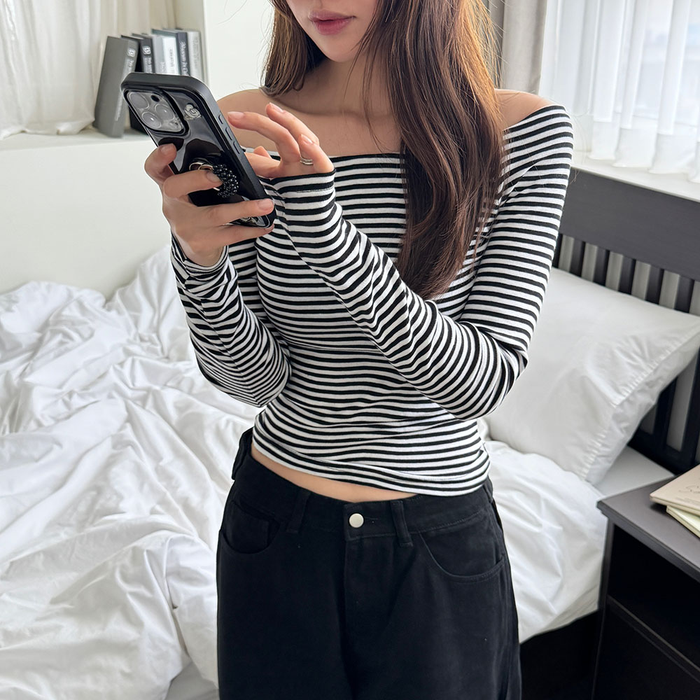 스트라이프 오프숄더 긴팔 티셔츠 - 메인 이미지