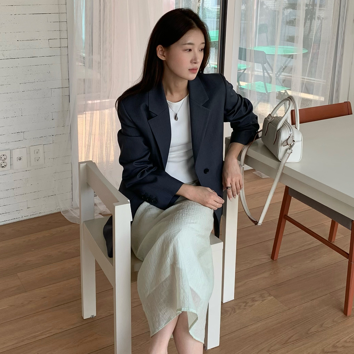 로엠 뒷트임 오버핏 테일러드 자켓 RMJKF49RT3 - 상세 이미지 2