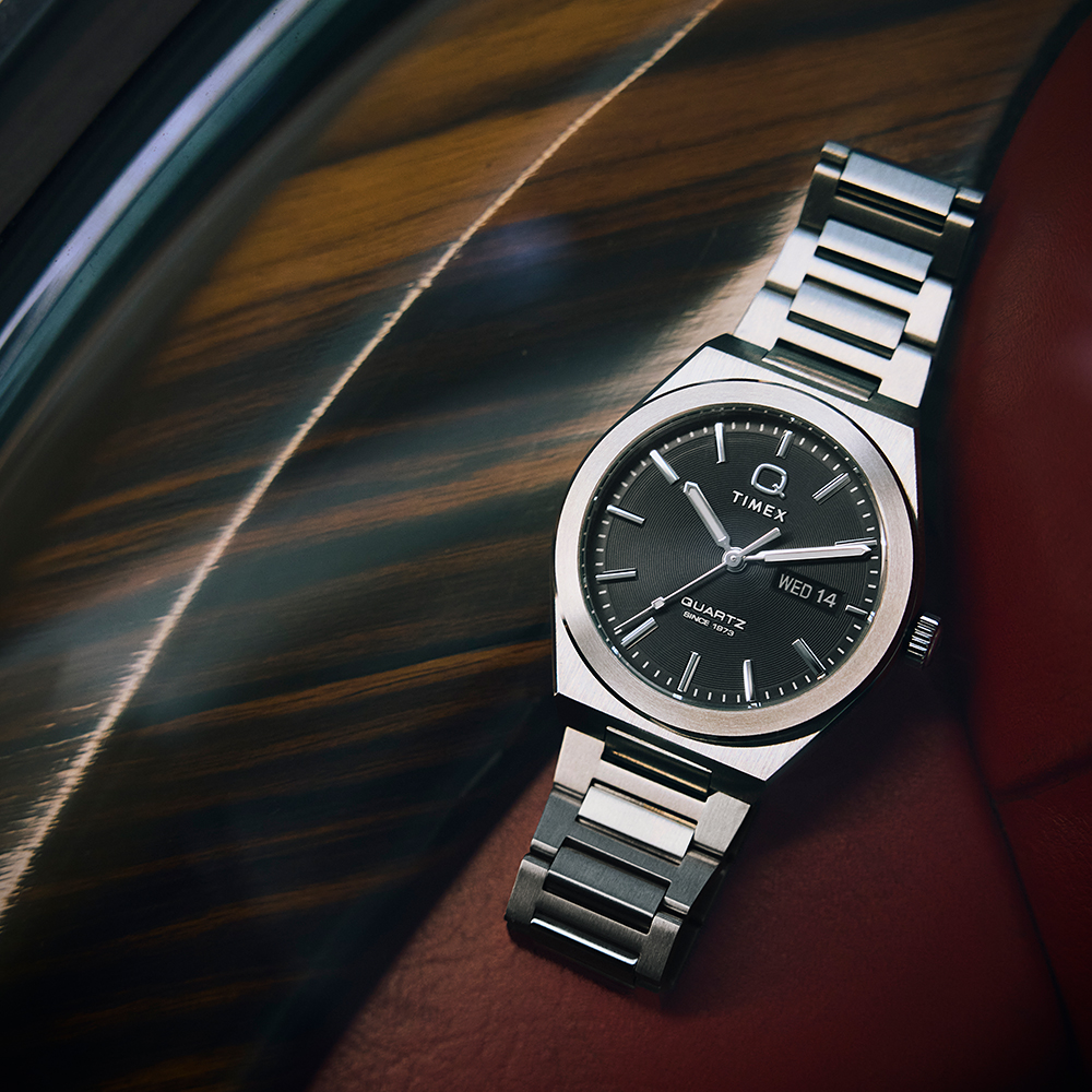 타이맥스 Q TIMEX 컨티넨탈 데이데이트 블랙다이얼 메탈워치 39mm TW2Y25000 - 상세 이미지 4