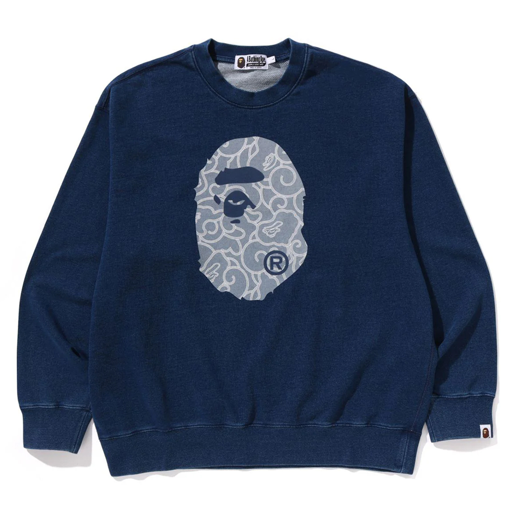 베이프 맨투맨 CLOUD CAMO APE HEAD RELAXED FIT CREWNECK SWEATSHIRT 1L80-113-310 - 메인 이미지