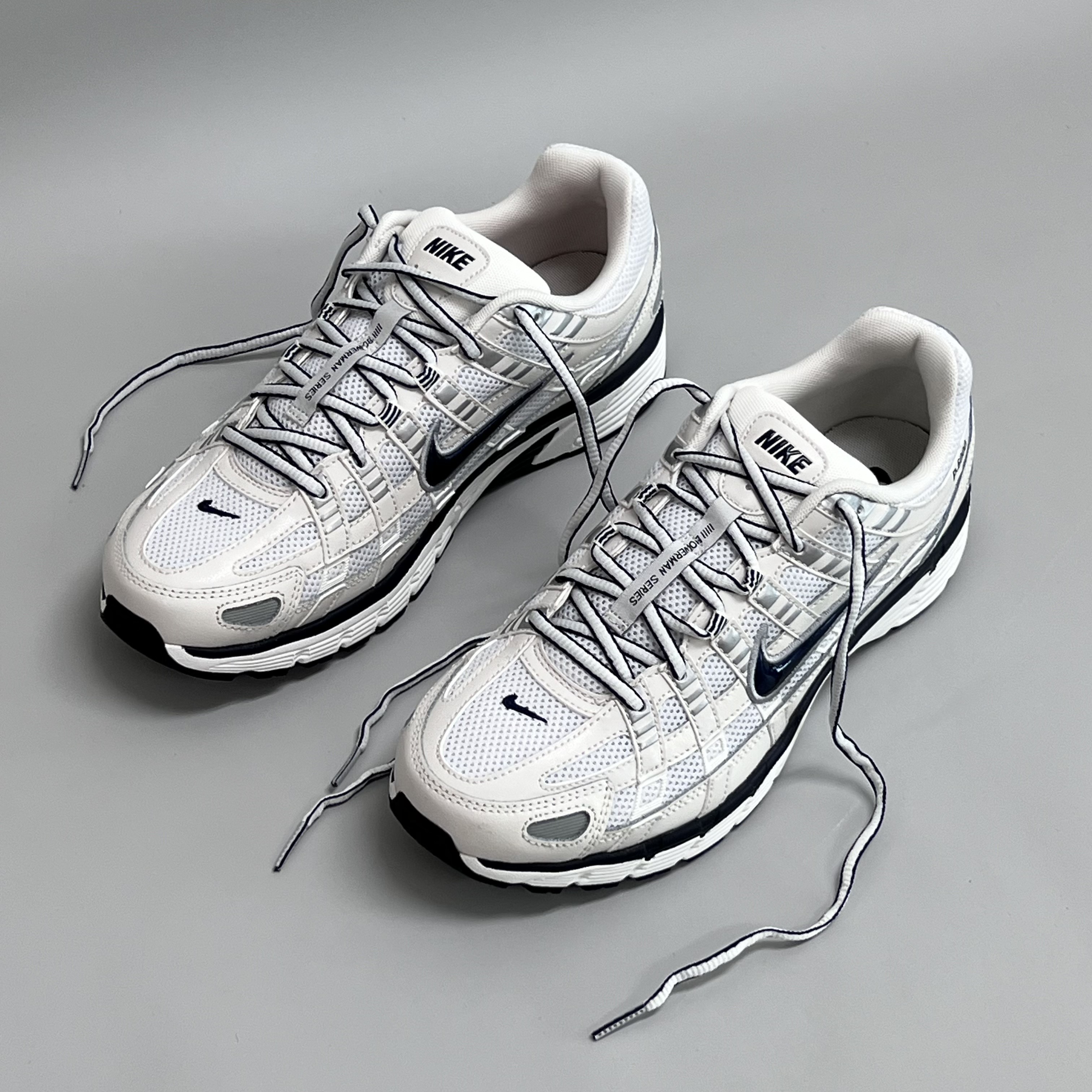 (국내매장판)나이키 P6000 커플 메탈릭 실버 화이트 운동화 P-6000