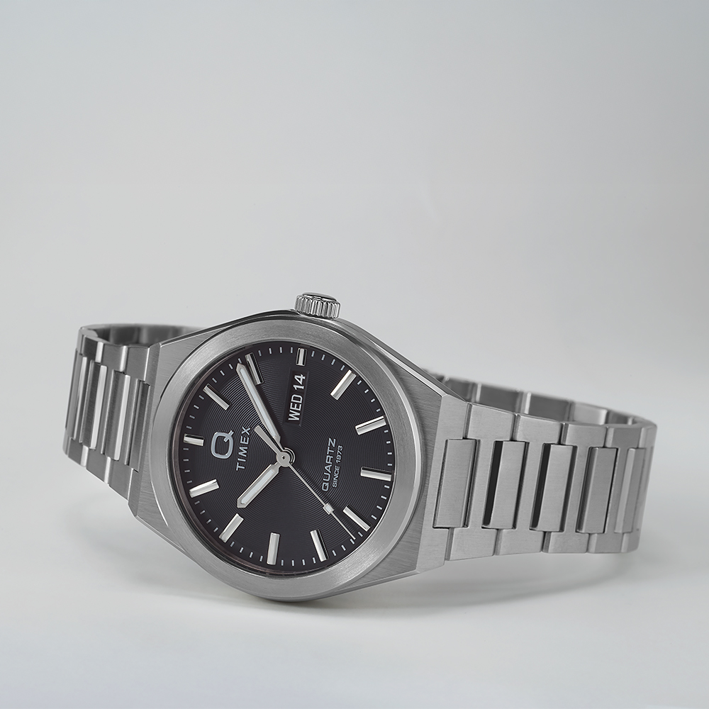 타이맥스 Q TIMEX 컨티넨탈 데이데이트 블랙다이얼 메탈워치 39mm TW2Y25000 이미지 6