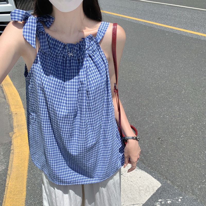 홀터넥 블루 서스펜더 탑 여름 여성 루즈핏 민소매 나시탑 시원한 착용감 캐주얼한 스타일 외출용 코디 플레드 패턴 - 상세 이미지 3