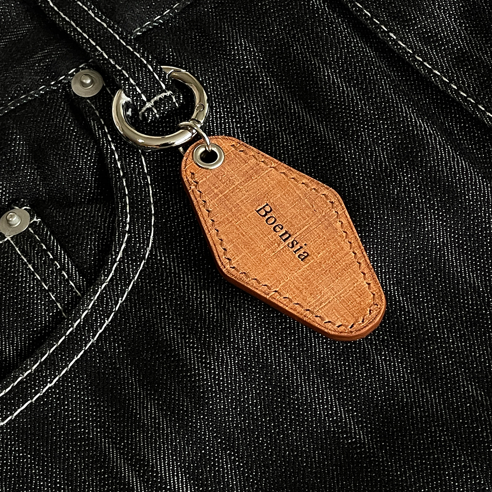 핸드메이드 키링 이태리 베지터블 그리드 가죽 이니셜 수제 백참 ver.1 - 메인 이미지