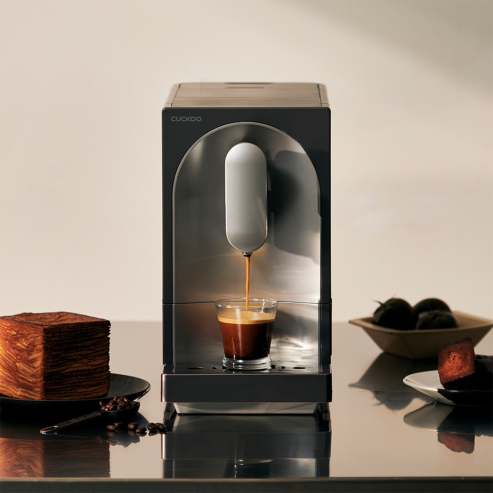 쿠쿠 전자동 커피머신 더크레마 에스프레소 루미브라운 CCM-CAE2010LB