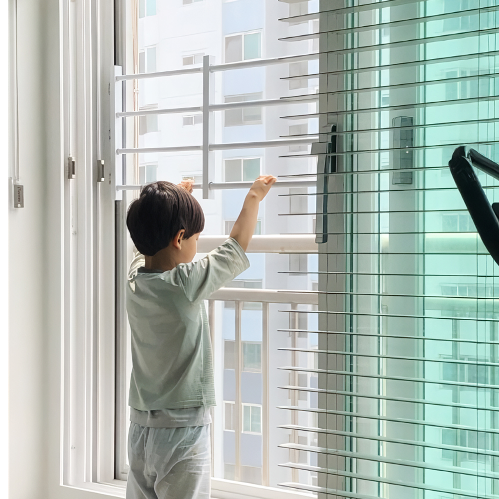 창문 안전바 슬라이딩방범창 추락방지 알루미늄 방범창 자가설치 어린이집 요양원 유치원 제품 이미지