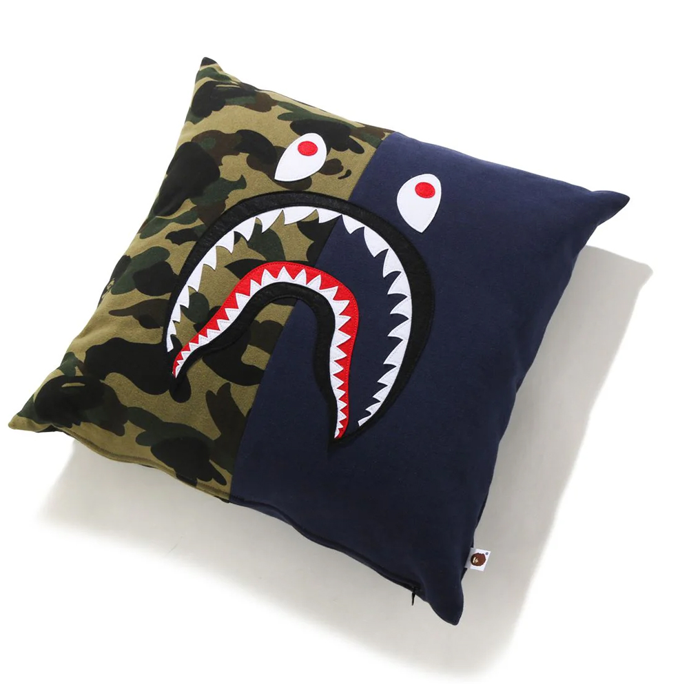 베이프 쿠션 1ST CAMO SHARK SQUARE CUSHION 1H20-182-057 - 상세 이미지 4