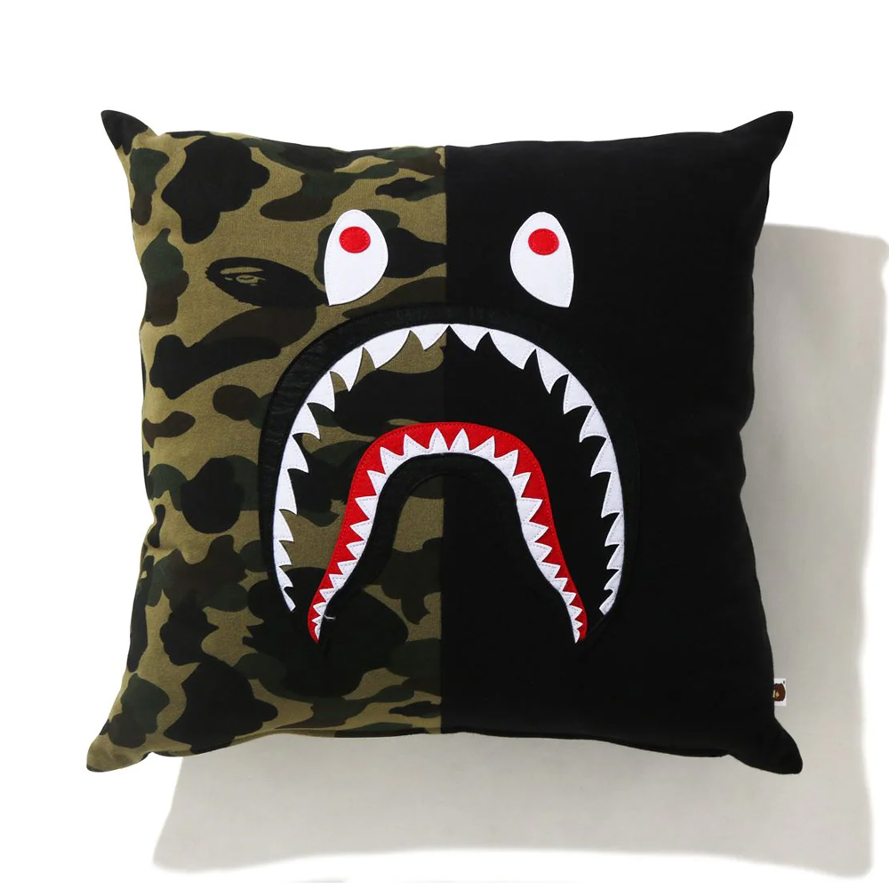 베이프 쿠션 1ST CAMO SHARK SQUARE CUSHION 1H20-182-057 - 상세 이미지 5