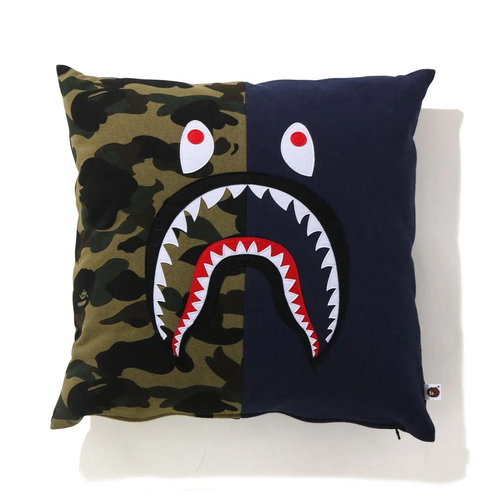 베이프 쿠션 1ST CAMO SHARK SQUARE CUSHION 1H20-182-057 - 상세 이미지 3