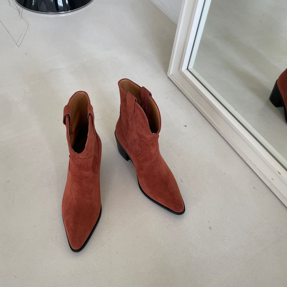 가을겨울 여성 앵클부츠 웨스턴 스타일 스웨이드 데일리 힐부츠 미들힐 6.5cm - 상세 이미지 3