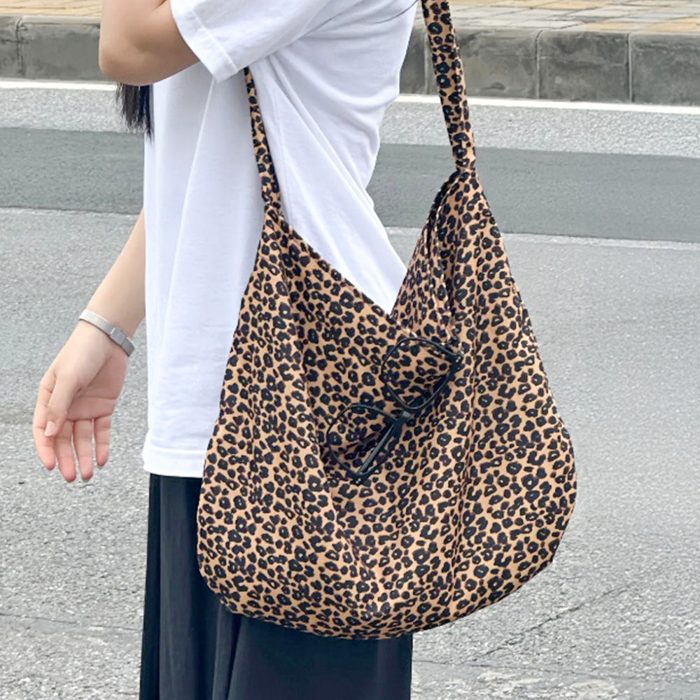 레오파드 패턴 빅사이즈 가벼운 숄더백 여대생 직장인여성 호피무늬 패턴 큰 숄더 가방 - 상세 이미지 2