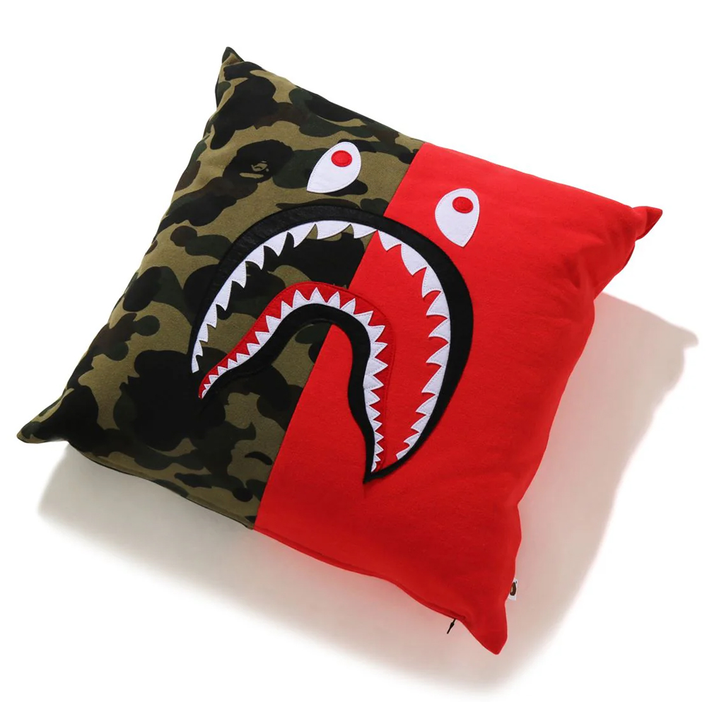 베이프 쿠션 1ST CAMO SHARK SQUARE CUSHION 1H20-182-057 - 상세 이미지 2