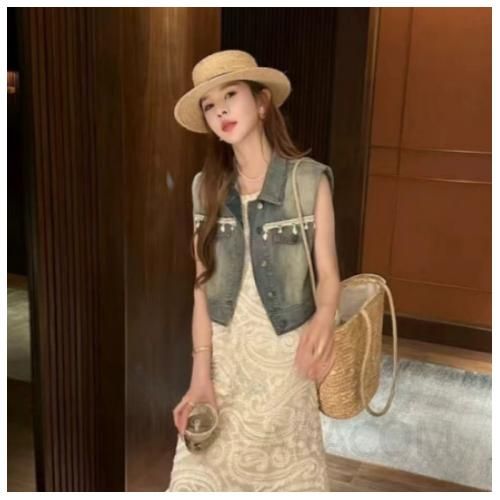 여성용 데님 숏 베스트 여름 캐주얼 룩 레이어드 조끼 태슬 밑단 디테일로 멋스러운 스타일링 가능 빈티지한 매력의 오버핏 청자켓 대체 아이템 - 상품 이미지