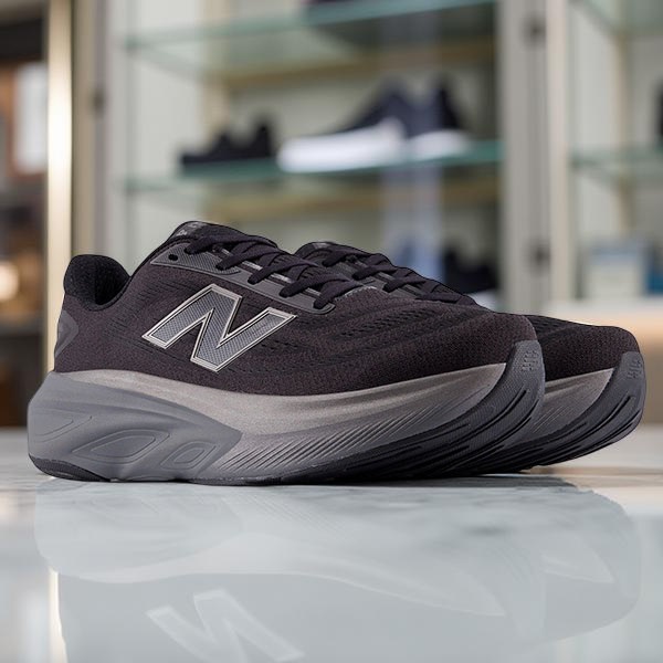 뉴발란스 프레쉬 폼 X 모어 V6 남성 러닝화 블랙 MMORLA62E