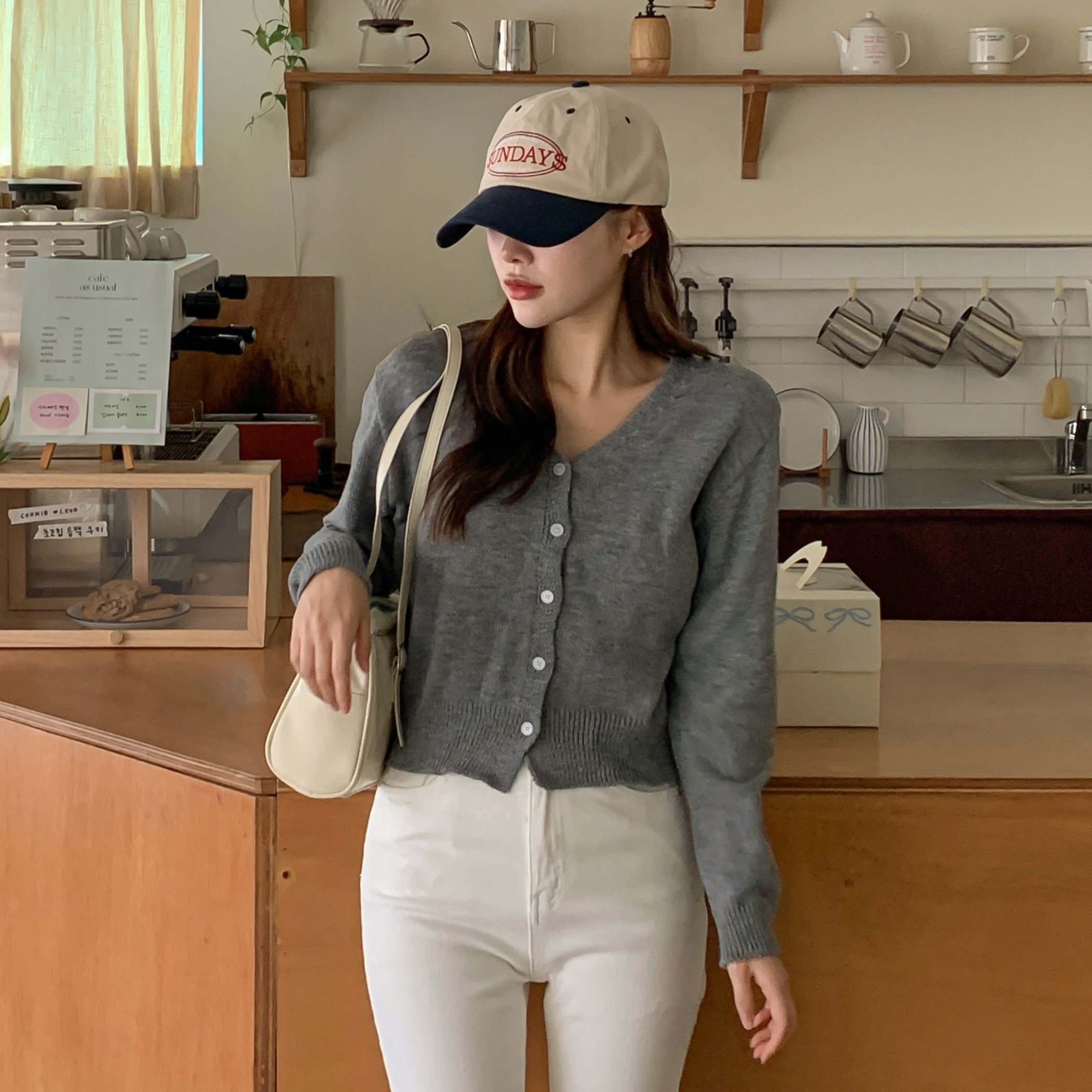 니트가디건 가을 긴팔 브이넥 데일리 기본 베이직 크롭 국내제작 간절기 봄 가을 - 메인 이미지