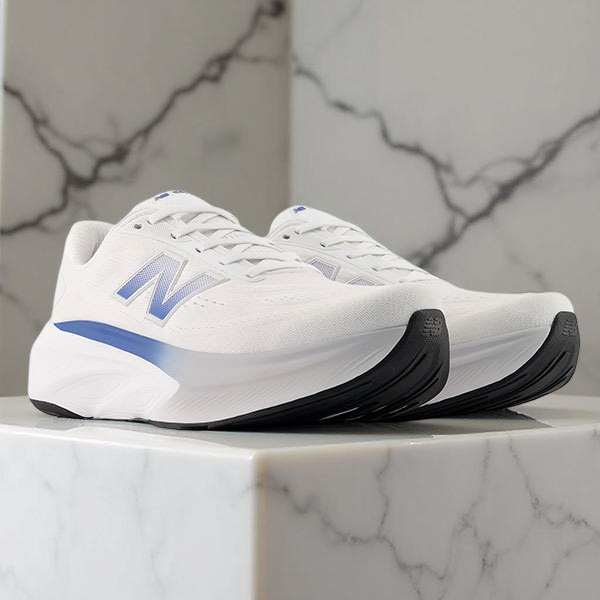 뉴발란스 프레쉬 폼 X 모어 V6 남성 러닝화 화이트/블루  MMORLB62E