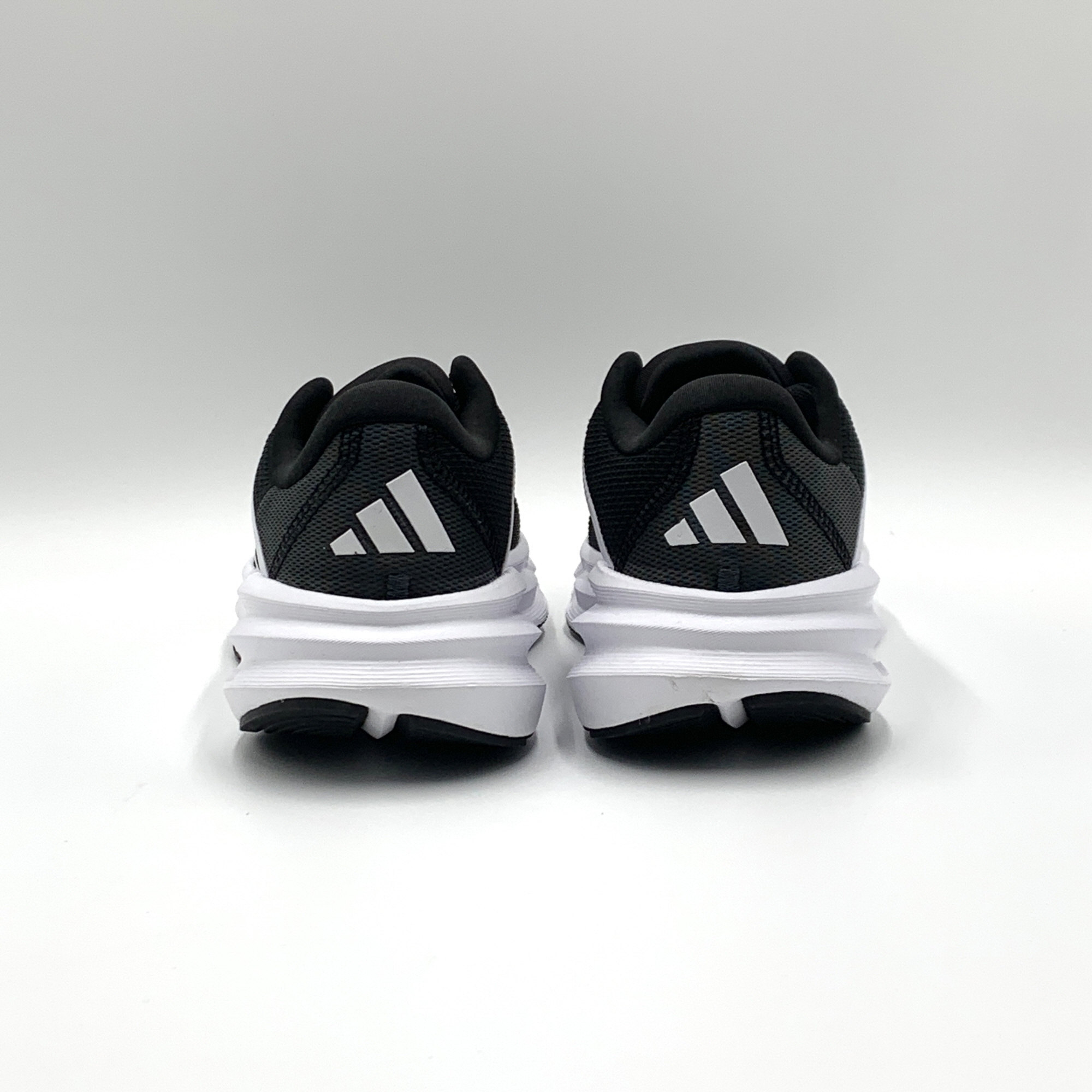 [국내매장판] 아디다스 갤럭시 커플 운동화 발 편한 가벼운 런닝화 헬스화 조깅화 블랙화이트, M285