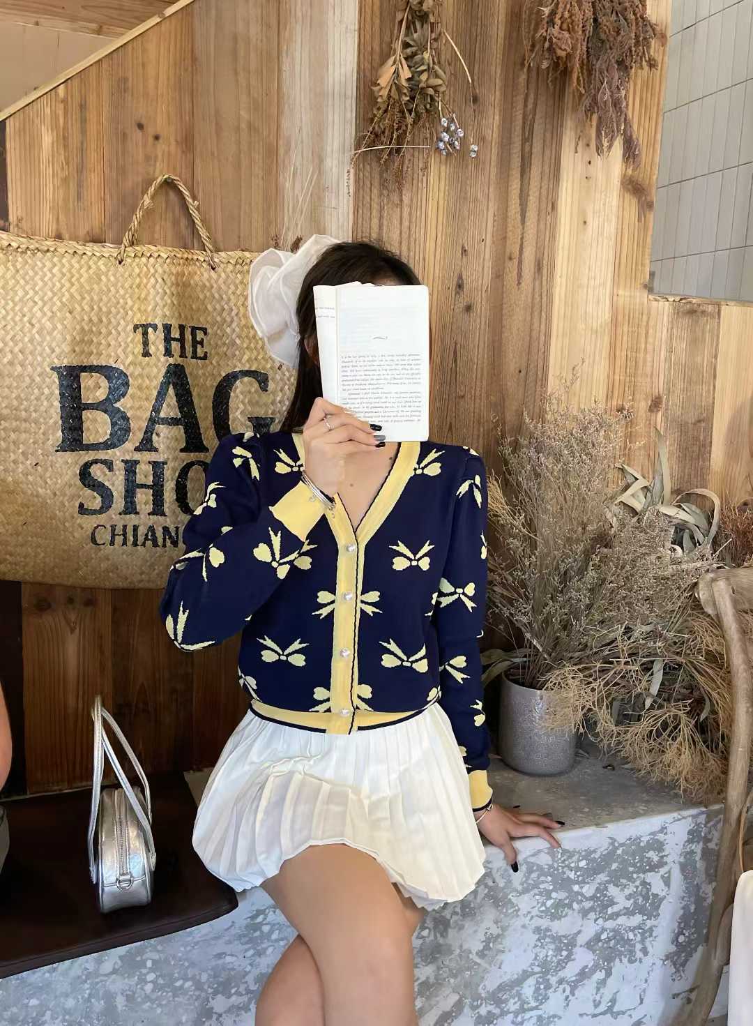 진주단추 리본패턴 퍼프소매 니트가디건 가을 러블리 배색가디건 캐쥬얼 간절기 페미닌 - 상세 이미지 4