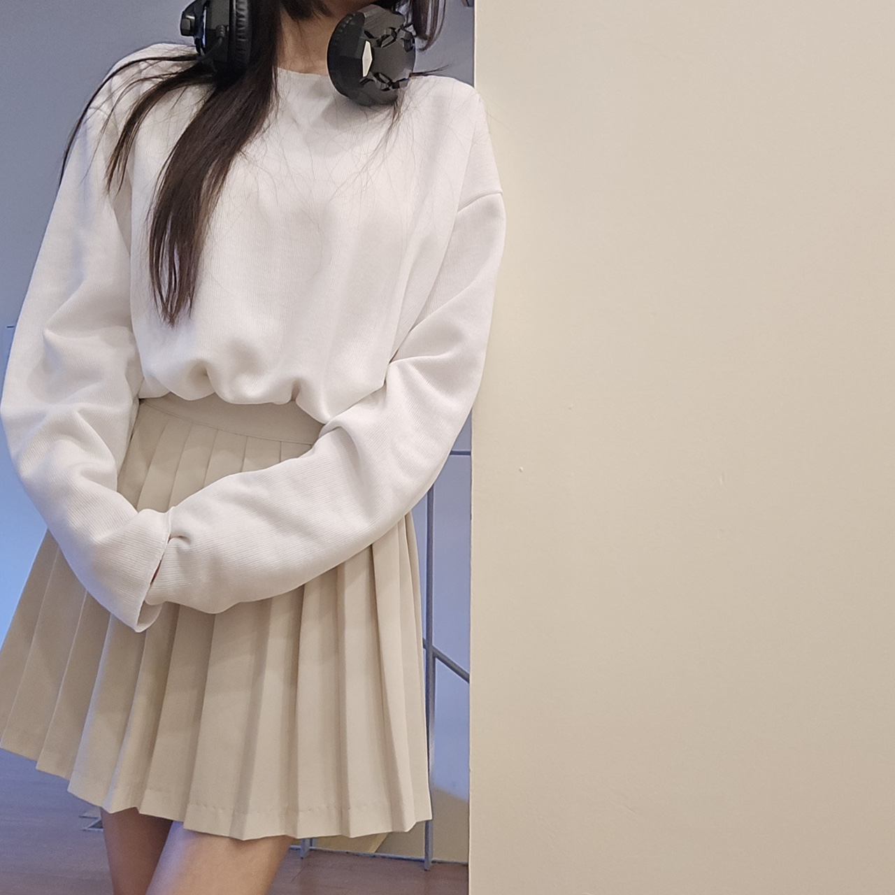 비침없는 흰티 목 넓은 긴팔 무지티 그런지룩 - 상세 이미지 2