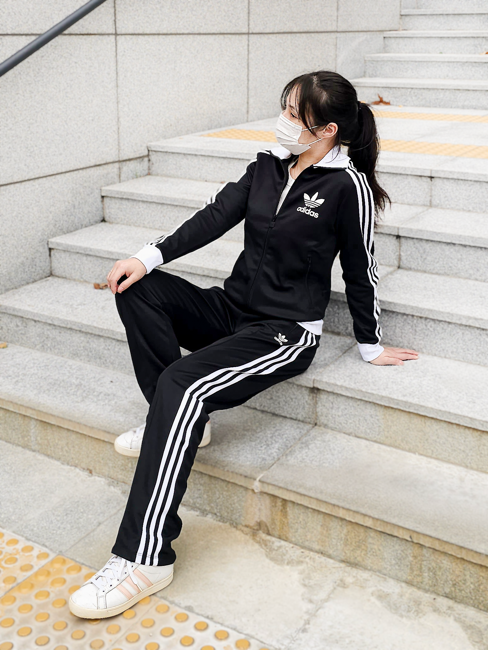 아디다스 여성 트레이닝팬츠 베켄바우어 트랙팬츠 츄리닝바지 IW3171블랙, S 이미지 8