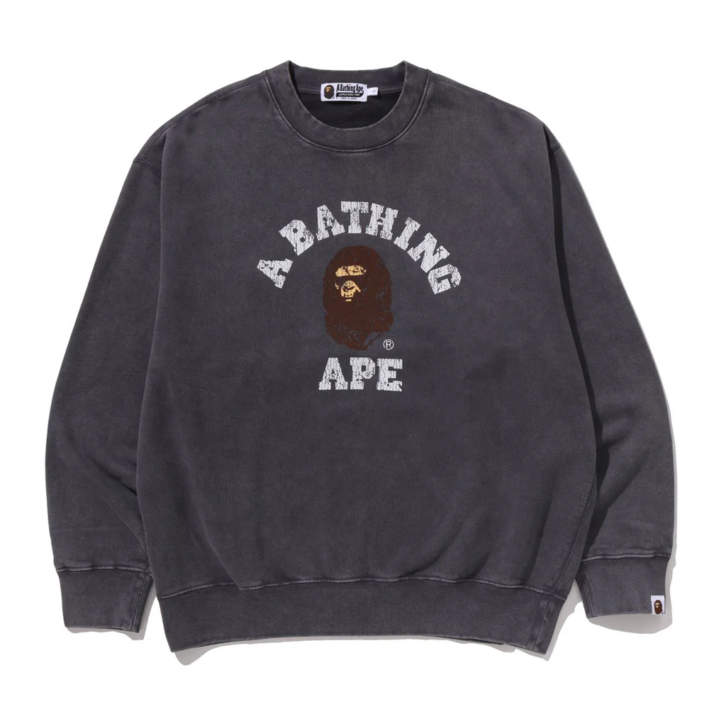 베이프 맨투맨 GARMENT DYE COLLEGE RELAXED FIT CREWNECK SWEATSHIRT 1L80-113-308 - 메인 이미지