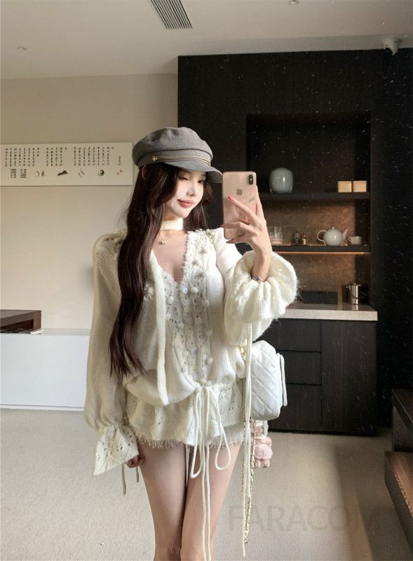 가을 겨울 도톰 니트 가디건 소프트한 착용감 루즈핏 여성 플라워 패턴 스타일링 편안한 데일리룩 V넥 디자인 하객룩 활용도 높은 - 상세 이미지 4