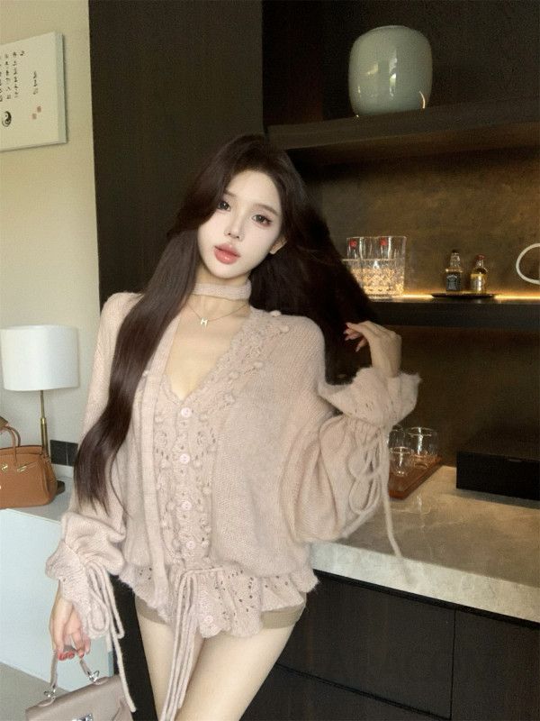 가을 겨울 도톰 니트 가디건 소프트한 착용감 루즈핏 여성 플라워 패턴 스타일링 편안한 데일리룩 V넥 디자인 하객룩 활용도 높은 - 상세 이미지 2