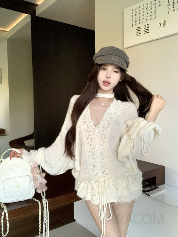 가을 겨울 도톰 니트 가디건 소프트한 착용감 루즈핏 여성 플라워 패턴 스타일링 편안한 데일리룩 V넥 디자인 하객룩 활용도 높은 - 상세 이미지 3