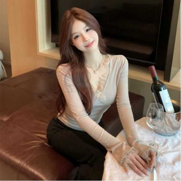 여성 슬림핏 긴팔 티셔츠 레이스 패치워크 스타일 초가을 데일리룩 레이어드 가능한 얇은 V넥 탑 - 상품 이미지