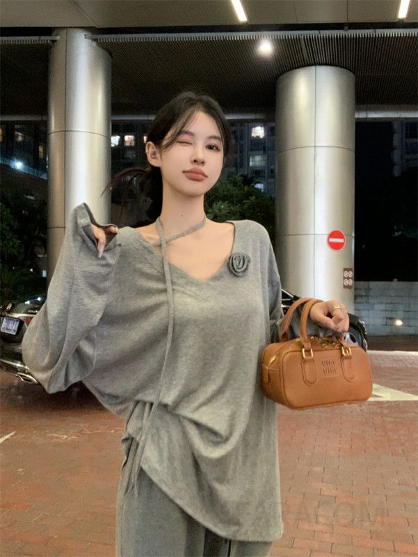 여성 루즈핏 V넥 긴팔 티셔츠 초가을 스타일 미디 길이 캐주얼 레이어드용 편안한 착용감 데일리 활용 가능 - 상세 이미지 3