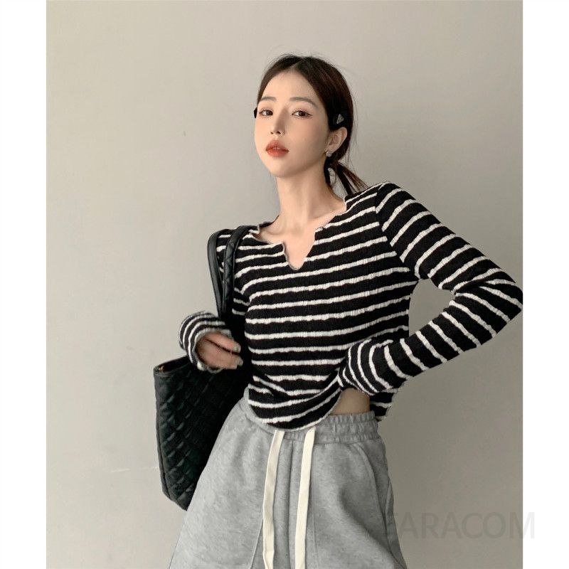 여성 스트라이프 긴팔 티셔츠 가을 데일리룩 V넥 러플 디자인 캐주얼 스타일 코디 다양한 색상으로 멋스러운 착용감 - 상세 이미지 2